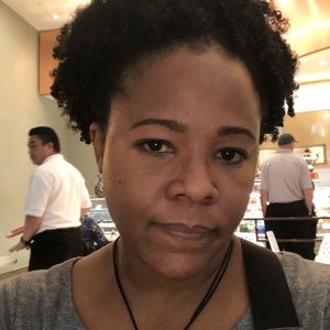 Meet your Posher, Regina